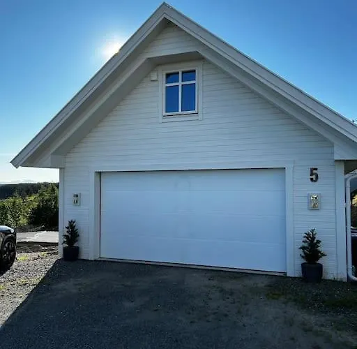 Ny Og Moderne Studioleilighet Med Elbil Lading Apartamento