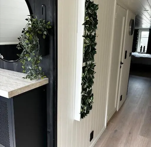 Apartamento Ny Og Moderne Studioleilighet Med Elbil Lading
